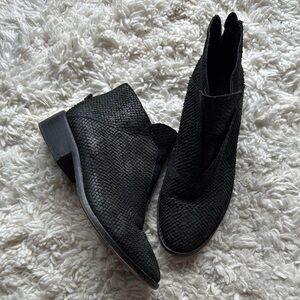 Eileen Fisher Leather Booties‎